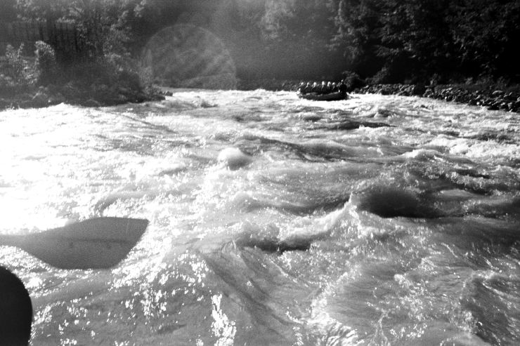 2006-07-08 Riverrafting 6c Interlaken Unterwasserkamera 43 mod